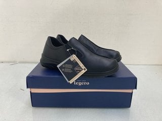 Lot 1182  
            Marchington SR13 - Parcel Delivery Only 

                
LEGERO BLACK LEATHER SOFT SHOES - UK SIZE: 5 - ORIGINAL RRP: £100.00: LOCATION - C9