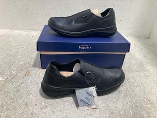 Lot 1215  
            Marchington SR13 - Parcel Delivery Only 

                
LEGERO NAPPA SOFT BOOTS IN BLACK-UK SIZE 7.5-ORIGINAL RRP £81.00: LOCATION - C7