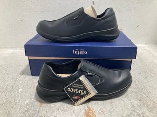 Lot 1217  
            Marchington SR13 - Parcel Delivery Only 

                
LEGERO NAPPA SOFT BOOTS IN BLACK-UK SIZE 8-ORIGINAL RRP £81.00: LOCATION - C7