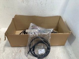 Lot 1229  
            Marchington SR13 - Parcel Delivery Only 

                
ASTON MARTIN WINDSCREEN FINISHER SET: LOCATION - C7