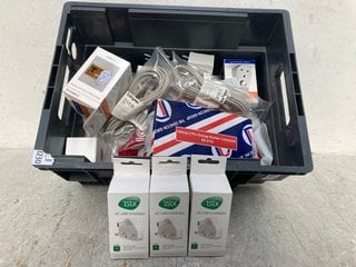 Lot 1284  
            Marchington SR13 - Parcel Delivery Only 

                
QTY OF ASSORTED ITEMS TO INCLUDE QTY OF AC USB CHARGERS: LOCATION - C4