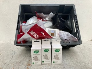 Lot 1285  
            Marchington SR13 - Parcel Delivery Only 

                
QTY OF ASSORTED ELECTRICAL ITEMS TO INCLUDE LYVIA 2 SOCKET EXTENSION LEAD: LOCATI...