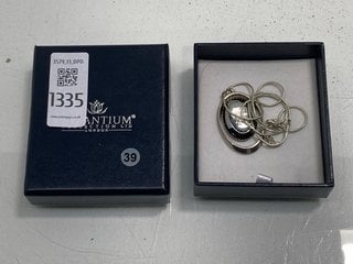 Lot 1335  
            Marchington SR13 - Parcel Delivery Only 

                
A BYZANTIUM SILVER COLOURED PENDANT AND CHAIN FEATURING AN ANCIENT GREEK STYLE CA...