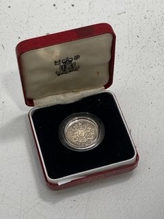 Lot 1340  
            Marchington SR13 - Parcel Delivery Only 

                
ROYAL MINT 1983 FIRST MINTING ONE POUND COIN, BRILLIANT AND UNCIRCULATED IN FITTE...