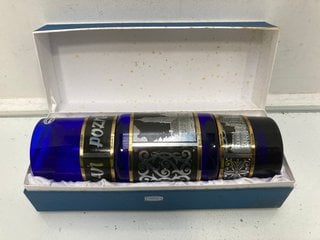 Lot 1393  
            Marchington SR13 - Parcel Delivery Only 

                
POLISH POZNAN LARGE VASE HAND MADE BY BIAMAR, IN ORIGINAL FITTED CASE: LOCATION - C3