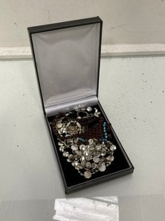 Lot 1401  
            Marchington SR13 - Parcel Delivery Only 

                
A BOX OF ASSORTED COSTUME AND VINTAGE JEWELLERY: LOCATION - C2