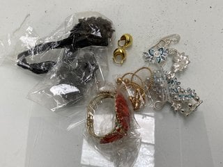 Lot 1403  
            Marchington SR13 - Parcel Delivery Only 

                
A BAG OF ASSORTED VINTAGE AND COSTUME JEWELLERY: LOCATION - C2