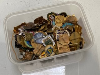 Lot 1415  
            Marchington SR13 - Parcel Delivery Only 

                
A LARGE COLLECTION OF VINTAGE AND ANTIQUE BADGES, MAINLY ENAMELLED: LOCATION - C2