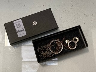 Lot 1460  
            Marchington SR13 - Parcel Delivery Only 

                
A BOX CONTAINING THREE ASSORTED PENDANTS AND CHAINS: LOCATION - C2