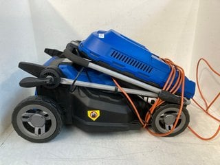 Lot 1556  
            Marchington SR13 - Parcel Delivery Only 

                
HYUNDAI CORDED LAWNMOWER WITH GRASS COLLECTION: LOCATION - D1