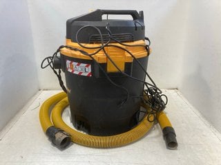 Lot 1579  
            Marchington SR13 - Parcel Delivery Only 

                
WAC MASTER WET & DRY VACUUM CLEANER: LOCATION - D3