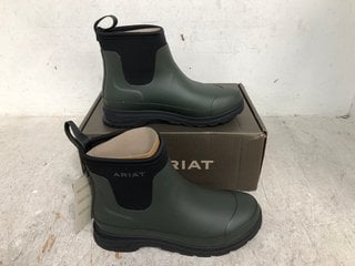 Lot 504  
            Marchington SR13 - Parcel Delivery Only 

                
ARIAT WOMENS KELMARSH SHORTIE BOOTS IN DARK OLIVE - SIZE UK 5: LOCATION - A7