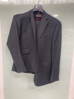 Lot 560  
            Marchington SR13 - Parcel Delivery Only 

                
CHARLES TYRWHITT MENS 2 PIECE FORMAL SUIT IN GREY - SIZE UK BLAZER-46R TROUSERS-4...