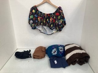 Lot 568  
            Marchington SR13 - Parcel Delivery Only 

                
QTY OF ASSORTED WOMENS CLOTHING - PLUS SIZE TO INCLUDE SHEIN OFF THE SHOULDER CRO...