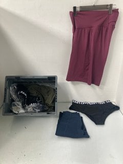 Lot 572  
            Marchington SR13 - Parcel Delivery Only 

                
QTY OF ASSORTED WOMENS SPORTSWEAR IN VARIOUS SIZES TO INCLUDE SWEATY BETTY ULTRA ...
