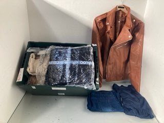 Lot 578  
            Marchington SR13 - Parcel Delivery Only 

                
QTY OF ASSORTED WOMENS CLOTHING - SIZE UK 16,18 & XL+ TO INCLUDE SHEIN S/S SILK D...