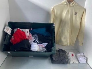 Lot 581  
            Marchington SR13 - Parcel Delivery Only 

                
QTY OF ASSORTED CHILDRENS CLOTHING IN VARIOUS SIZES TO INCLUDE PRIMARK 5 PACK CRE...