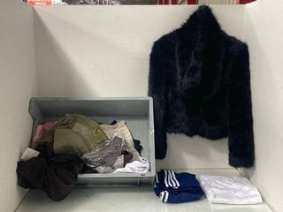 Lot 590  
            Marchington SR13 - Parcel Delivery Only 

                
QTY OF ASSORTED WOMENS CLOTHING - SIZE UK SMALL & 8-10 TO INCLUDE ZARA SILK MAXI ...