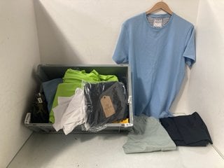 Lot 594  
            Marchington SR13 - Parcel Delivery Only 

                
QTY OF ASSORTED MENS CLOTHING IN VARIOUS SIZES TO INCLUDE DENIM & FLOWER RICKY SI...