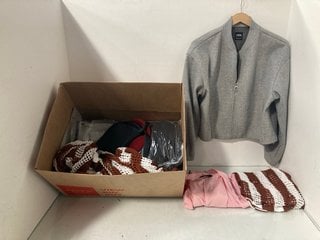 Lot 599  
            Marchington SR13 - Parcel Delivery Only 

                
QTY OF ASSORTED WOMENS CLOTHING - SIZE UK LARGE & 16-18 TO INCLUDE 2 PIECE NETTED...