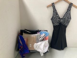 Lot 625  
            Marchington SR13 - Parcel Delivery Only 

                
QTY OF ASSORTED WOMENS APPAREL IN VARIOUS SIZES TO INCLUDE PAIR OF LOUNGE THONGS ...