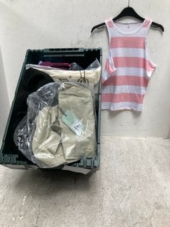 Lot 634  
            Marchington SR13 - Parcel Delivery Only 

                
QTY OF ASSORTED WOMENS CLOTHING - SIZE UK SMALL & 10 TO INCLUDE CREW CLOTHING COM...