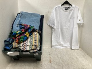 Lot 643  
            Marchington SR13 - Parcel Delivery Only 

                
QTY OF ASSORTED MENS CLOTHING IN VARIOUS SIZES TO INCLUDE ADIDAS L/S HOODIE IN BL...