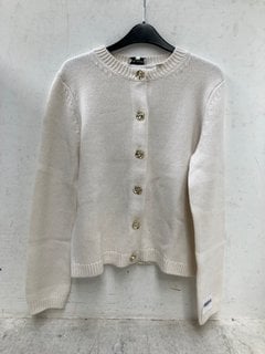 Lot 645  
            Marchington SR13 - Parcel Delivery Only 

                
TED BAKER WOMENS JAYCEY CARDIGAN IN IVORY - SIZE 3 - ORIGINAL RRP £139: LOCATION ...