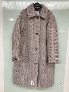 Lot 650  
            Marchington SR13 - Parcel Delivery Only 

                
WHITE STUFF WOMENS KELSEY TEXTURE WOOL BLEND COAT IN IVORY MULTI - SIZE UK 14R - ...
