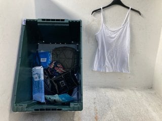 Lot 658  
            Marchington SR13 - Parcel Delivery Only 

                
QTY OF ASSORTED WOMENS APPAREL TO INCLUDE WUKA PERIOD PROOF BIKINI BRIEFS IN BLAC...