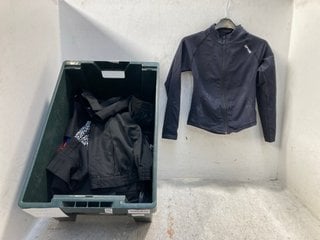 Lot 659  
            Marchington SR13 - Parcel Delivery Only 

                
QTY OF ASSORTED CHILDRENS CLOTHING IN VARIOUS SIZES TO INCLUDE PAIR OF REGULAR LE...