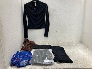 Lot 681  
            Marchington SR13 - Parcel Delivery Only 

                
6 X ASSORTED WOMENS CLOTHING IN VARIOUS SIZES TO INCLUDE H&M MOVE FITNESS STRAP T...