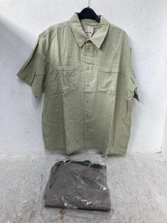 Lot 704  
            Marchington SR13 - Parcel Delivery Only 

                
ONLY & SONS MENS CHARLES S/S SHIRT IN SWAMP - SIZE UK XL TO INCLUDE CRAGHOPPERS M...