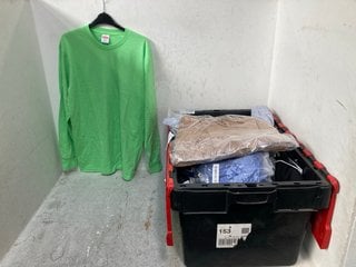 Lot 711  
            Marchington SR13 - Parcel Delivery Only 

                
QTY OF ASSORTED MENS CLOTHING IN VARIOUS SIZES TO INCLUDE PRIMARK 3 PACK COTTON R...