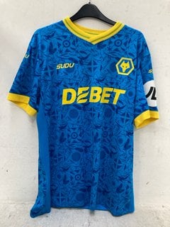 Lot 718  
            Marchington SR13 - Parcel Delivery Only 

                
WOLVERHAMPTON WANDERERS ADULT FOOTBALL SHIRT IN BLUE ,MULTI-UK SIZE L: LOCATION - B6