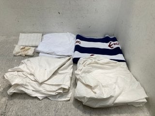 Lot 721  
            Marchington SR13 - Parcel Delivery Only 

                
QTY OF ASSORTED ITEMS TO INCLUDE DREAMSCENE BATH TOWEL IN BLUE MULTI: LOCATION - B6