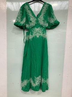 Lot 722  
            Marchington SR13 - Parcel Delivery Only 

                
NOBODY'S CHILD NICKY EMBROIDERED MIDI DRESS IN GREEN-UK SIZE 10-ORIGINAL RRP £200...