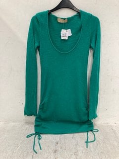 Lot 725  
            Marchington SR13 - Parcel Delivery Only 

                
FREE PEOPLE MIDI DRESS IN VIVID GREEN-UK SIZE XS-ORIGINAL RRP £78.00: LOCATION - B6