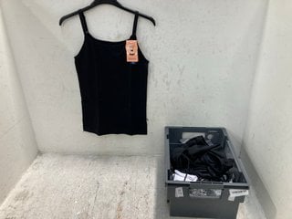 Lot 734  
            Marchington SR13 - Parcel Delivery Only 

                
QTY OF ASSORTED LADIE UNDERWEAR/ACCESSORIES IN VARIOUS SIZES TO INCLUDE SHAPERMIN...