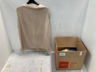 Lot 735  
            Marchington SR13 - Parcel Delivery Only 

                
QTY OF ASSORTED LADIES CLOTHING IN UK SIZE 14-16 TO INCLUDE PULL ON HOODED COAT I...