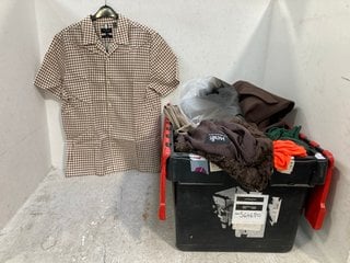 Lot 746  
            Marchington SR13 - Parcel Delivery Only 

                
QTY OF ASSORTED LADIES CLOTHING IN UK SIZE 12/MEDIUM TO INCLUDE GYM COFFEE SOFT M...