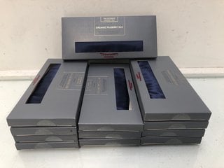 Lot 757  
            Marchington SR13 - Parcel Delivery Only 

                
QTY OF JOHN LEWIS & PARTNERS THE ULTIMATE COLLECTION ORGANIC MULBERRY SILK EYE MA...