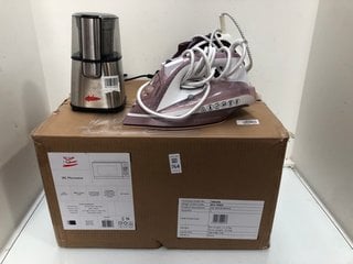 Lot 764  
            Marchington SR13 - Parcel Delivery Only 

                
3 X ASSORTED APPLIANCES TO INCLUDE JOHN LEWIS & PARTNERS 20L 800W MICROWAVE IN SI...