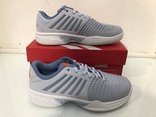 Lot 822  
            Marchington SR13 - Parcel Delivery Only 
                
K-SWISS MENS EXPRESS LIGHT TRAINERS IN GREY/BLUE-UK SIZE 9: LOCATION - B11