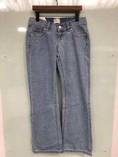Lot 833  
            Marchington SR13 - Parcel Delivery Only 
                
RIGID DENIM ABRAND SUPERLOW FLARE RELAXED FIT JEANS -UK SIZE 27" WAIST-ORIGINAL R...