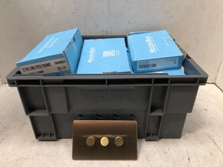 Lot 870  
            Marchington SR13 - Parcel Delivery Only 
                
QTY OF HERITAGE BRASS 2G 13 AMP SOCKETS IN BRUSHED BRASS FINISH: LOCATION - B13