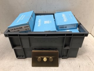 Lot 871  
            Marchington SR13 - Parcel Delivery Only 
                
QTY OF HERITAGE BRASS 2G 13 AMP SOCKETS IN BRUSHED BRASS FINISH: LOCATION - B13