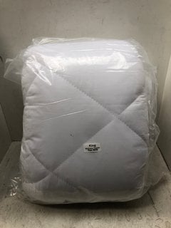 Lot 875  
            Marchington SR13 - Parcel Delivery Only 
                
LUXURY BEDDING 10CM THICK KINGSIZE MATTRESS TOPPER: LOCATION - B13