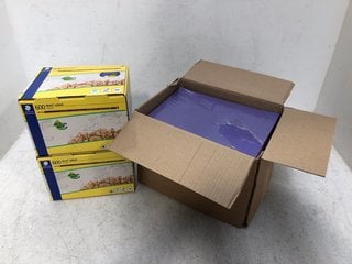 Lot 886  
            Marchington SR13 - Parcel Delivery Only 
                
QTY OF ASSORTED A4 COLOURED CARD TO INCLUDE 2 X BOXES OF 600 STAEDTLER NORIS SCHO...