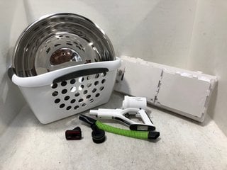 Lot 901  
            Marchington SR13 - Parcel Delivery Only 
                
5 X ASSORTED HOUSEHOLD ITEMS TO INCLUDE ADDIS LAUNDRY BASKET IN WHITE: LOCATION -...